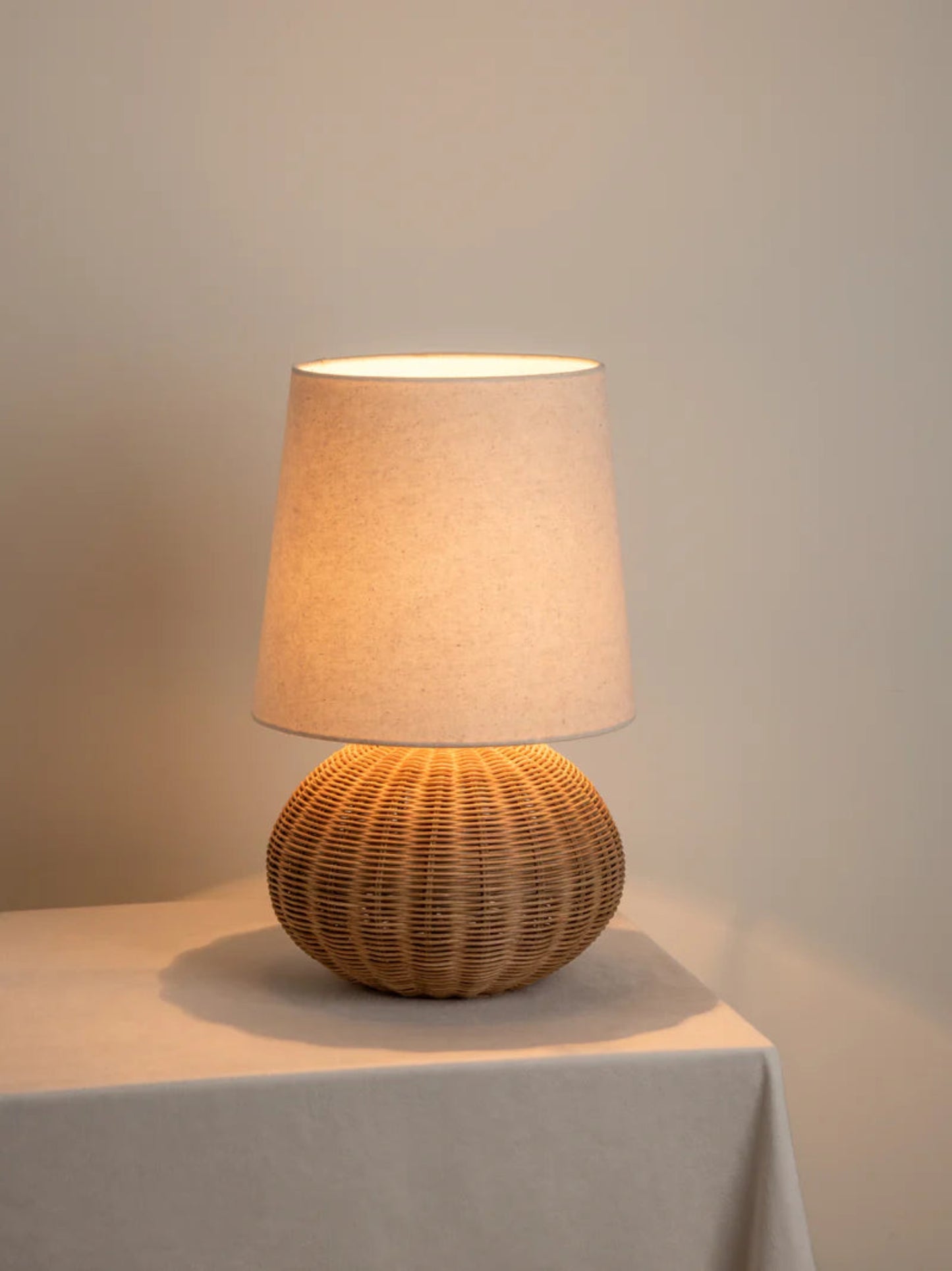 Arvani Table Lamp