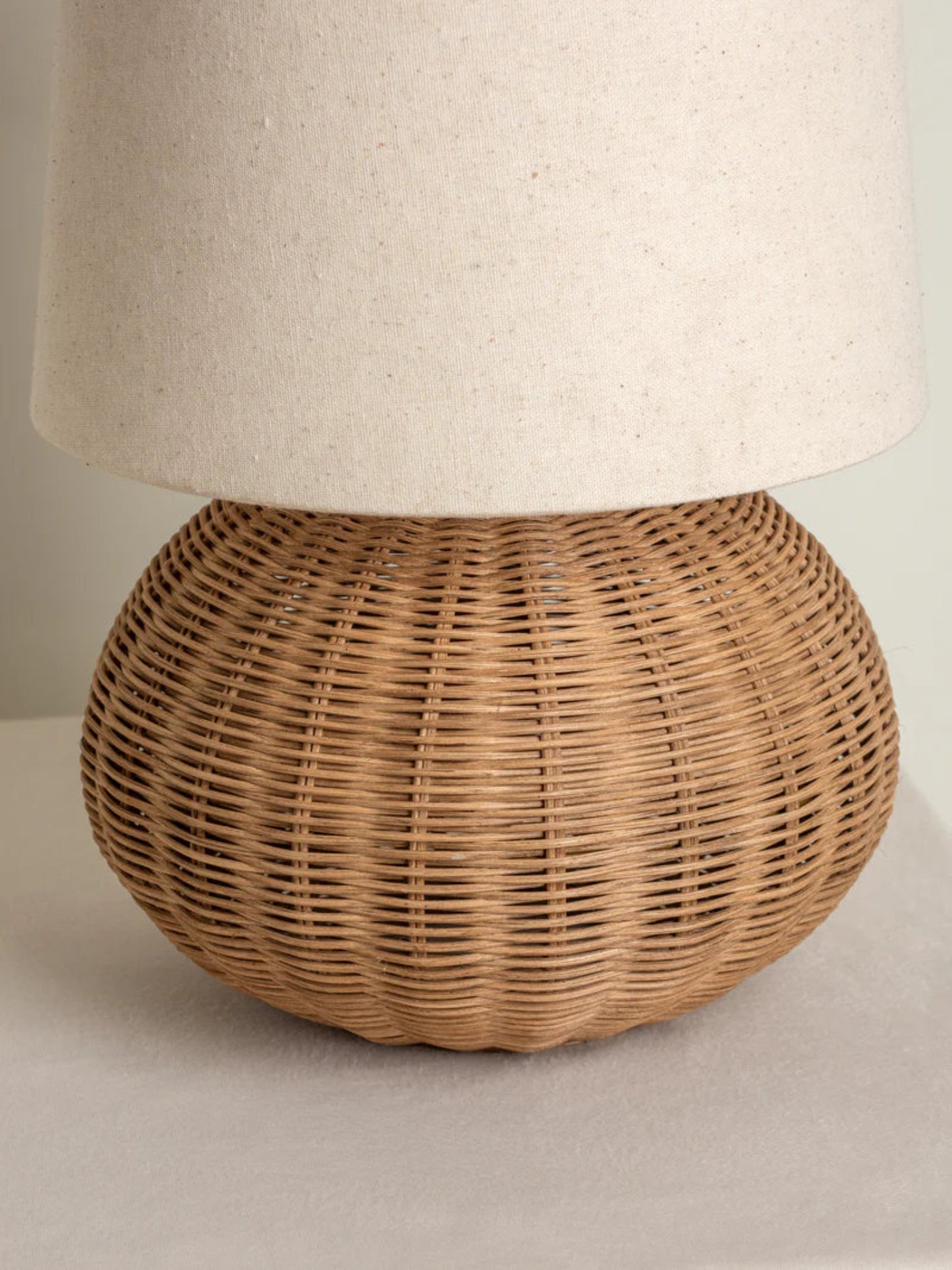 Arvani Table Lamp