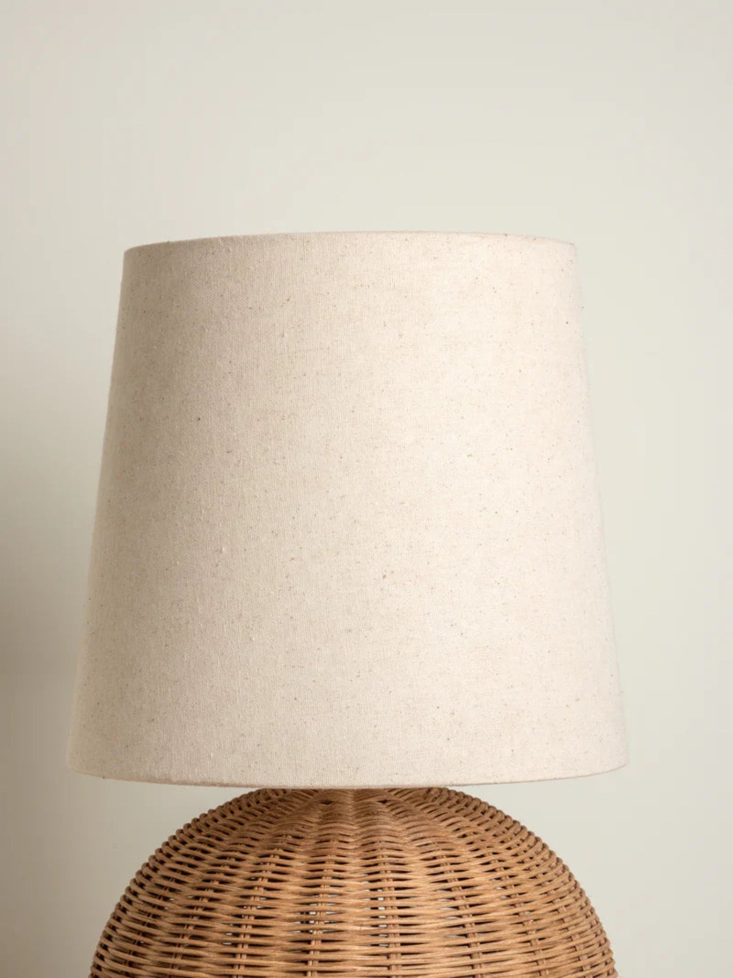 Arvani Table Lamp