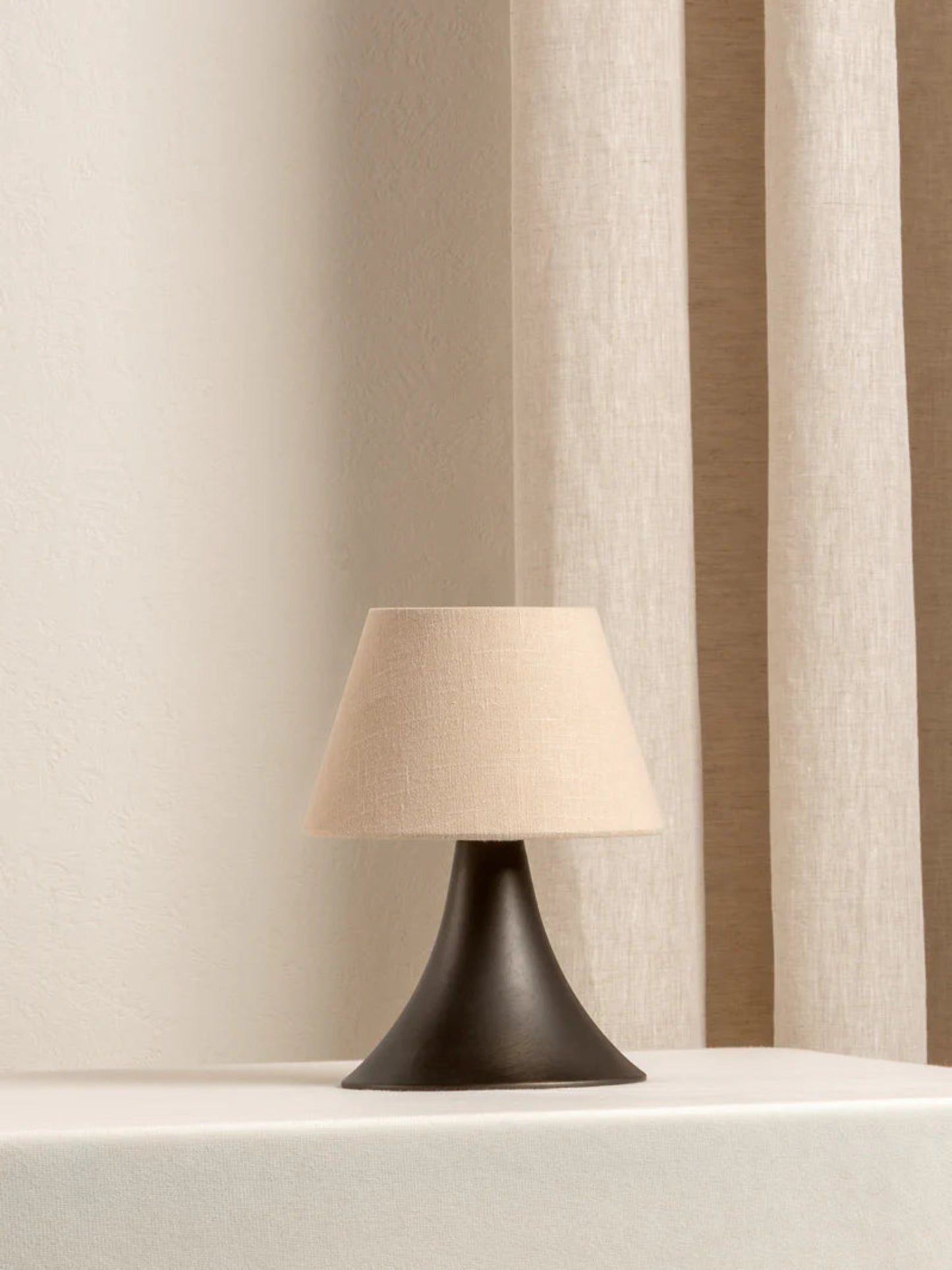 Lunaro Table Lamp