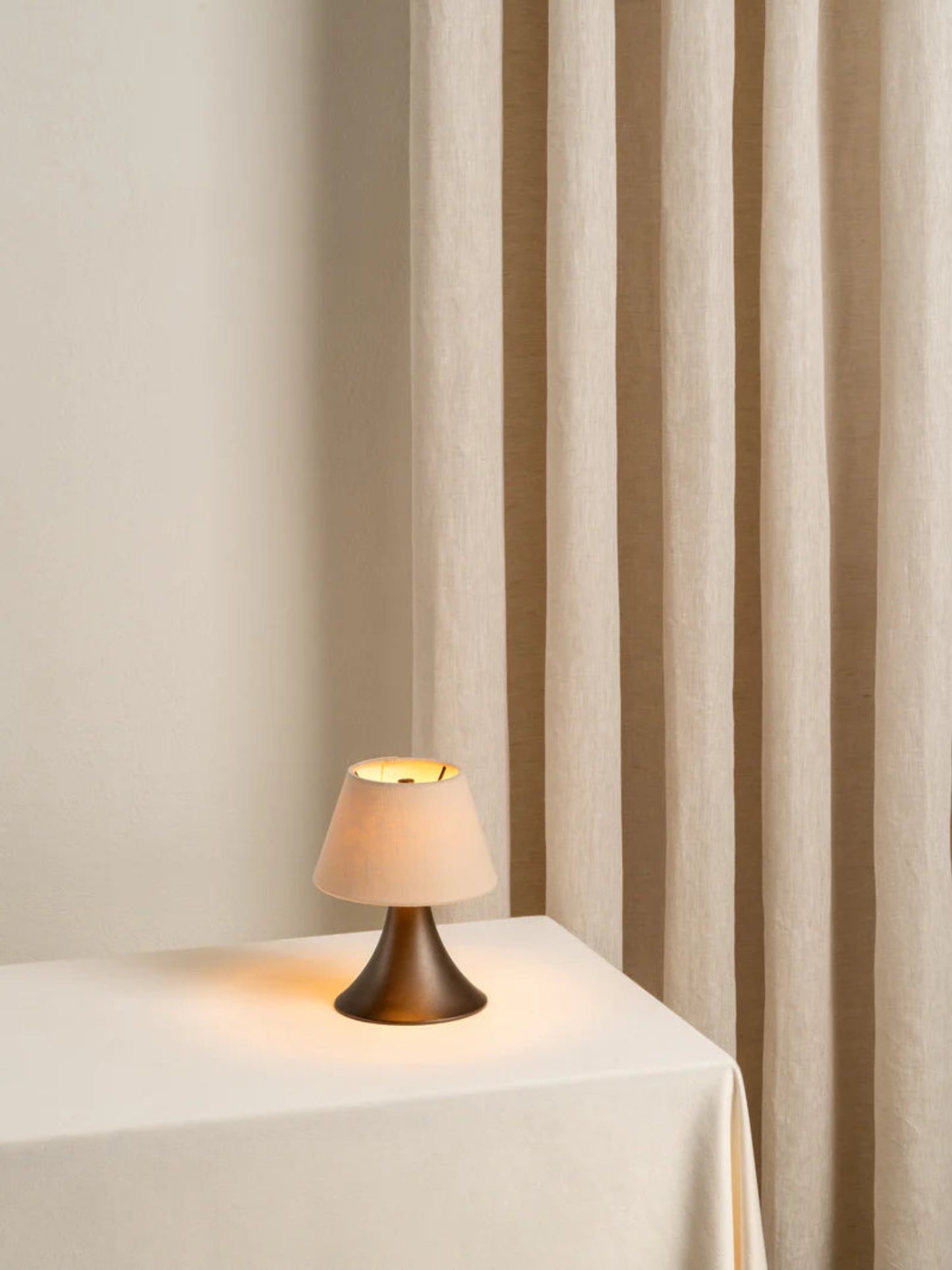 Lunaro Table Lamp