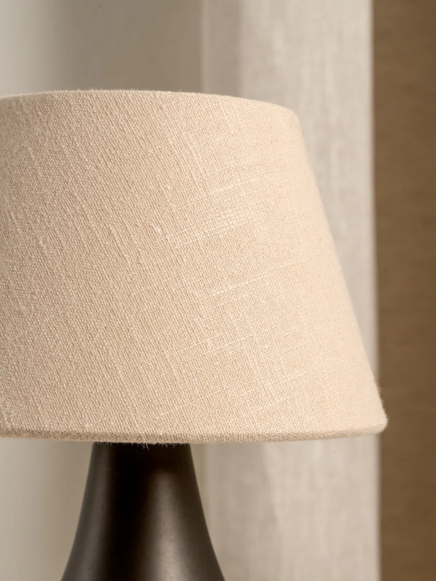 Lunaro Table Lamp